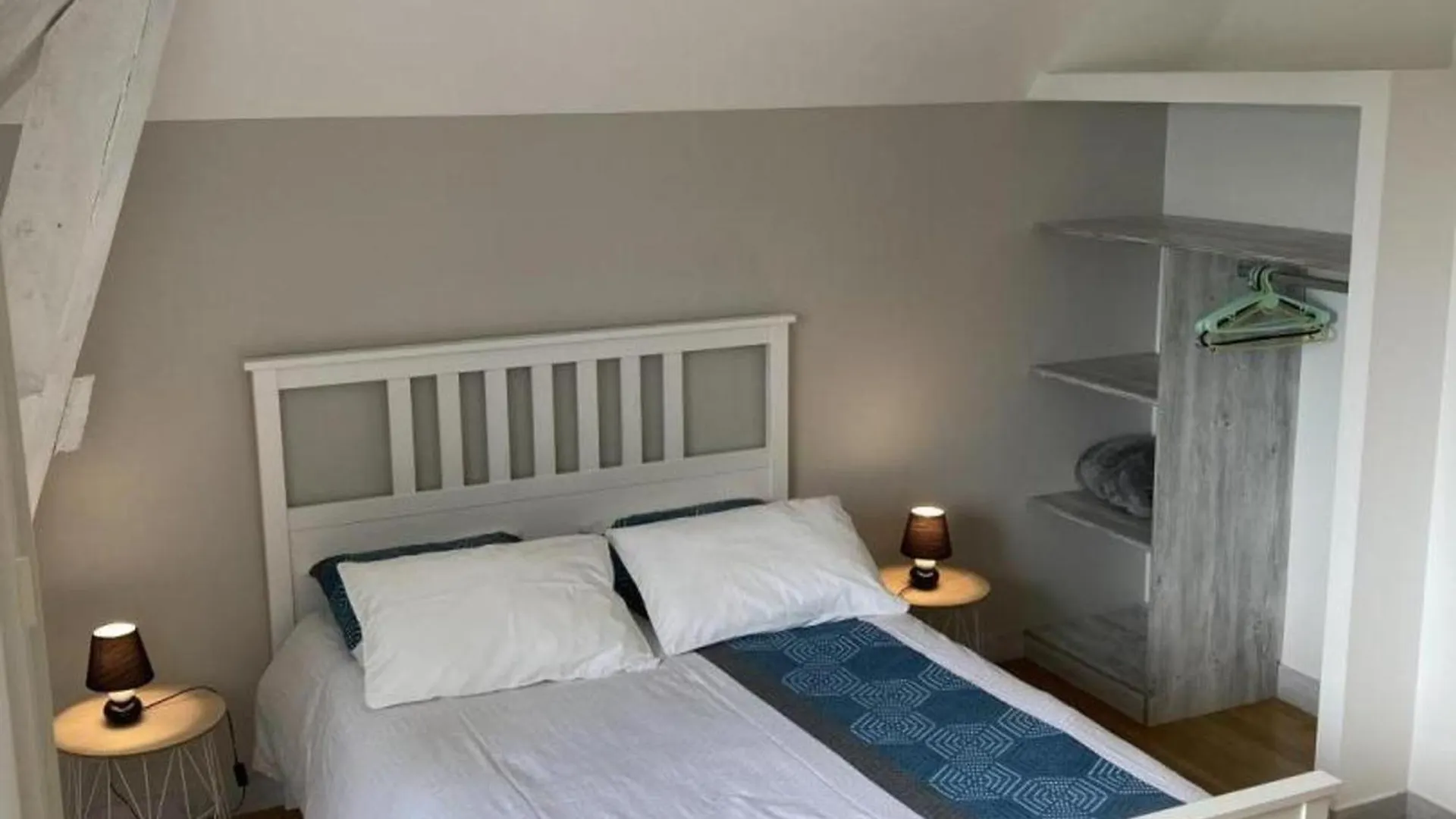 Maison Renovee Au Bord Du Lac, Jardin Privatif, Wifi, Activites Nautiques Et Touristiques A Proximite - Fr-1-742-125 Villa Saint-Etienne-Cantales 0*,  France